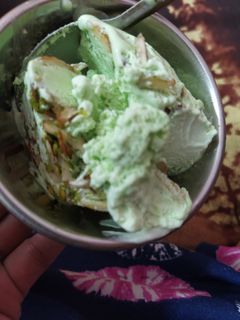 बादाम पिस्ता आइसक्रीम (Badam pista ice cream recipe in Hindi) रेसिपी मुख्य फोटो