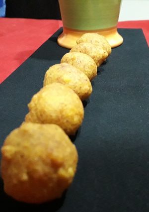 વાટેલી દાળ ના ભજીયા રેસીપી મુખ્ય ફોટો