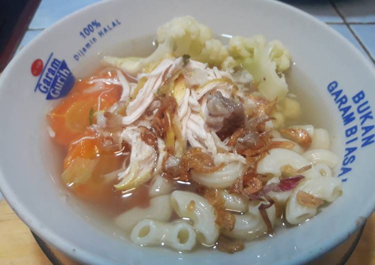 69. Sop ayam makaroni