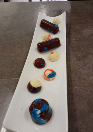 Una foto de Bombones de chocolate rellenos de chapulines