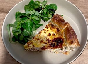 Une photo de Quiche au thon et tomates séchées