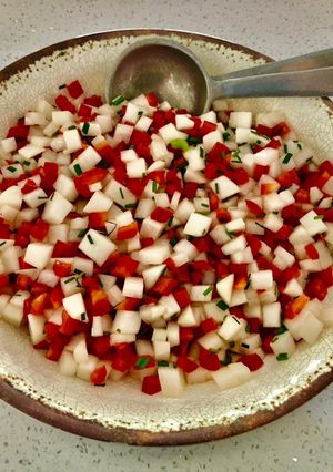 Una foto de Ensalada de rábano y pimiento