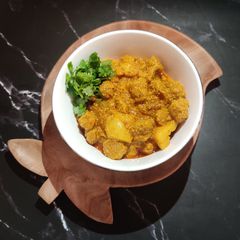 A picture of Posto soya aloo curry.