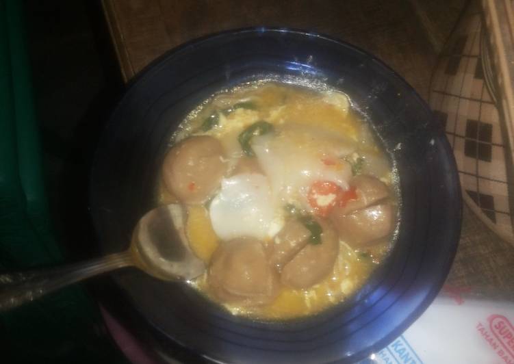 Seblak bakso bola