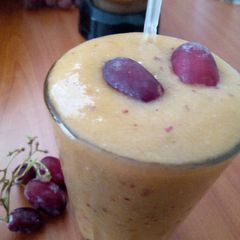 A picture of Mixed fruit smoothie with Honey.