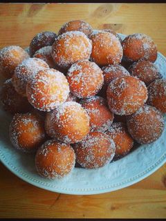 Una foto de Buñuelos de anís y naranja