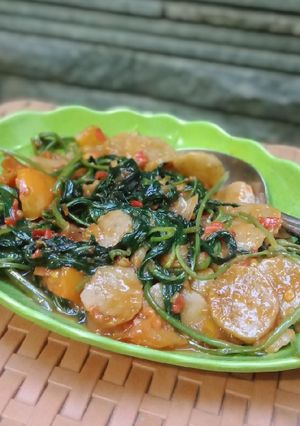 Foto resep Tumis Kangkung Bakso