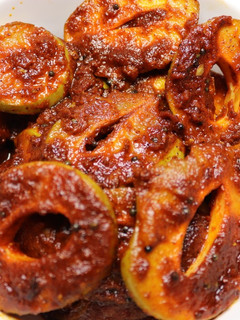 வடுமாங்காய் ஊறுகாய் (Vadumaankaai oorukaai recipe in tamil) செய்முறை முக்கிய புகைப்படம்