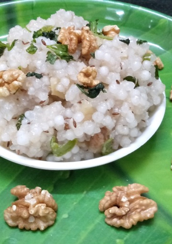 வால்நட் ஜவ்வரிசி கிச்சடி (Walnut javvarisi kichadi recipe in tamil) செய்முறை முக்கிய புகைப்படம்