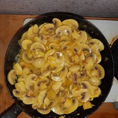 A picture of Vegan Yummy Mushroom Sauce.