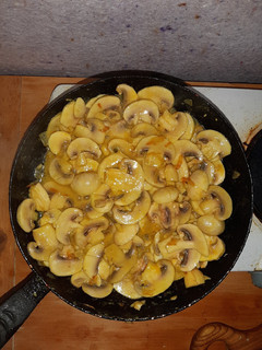 A picture of Vegan Yummy Mushroom Sauce.