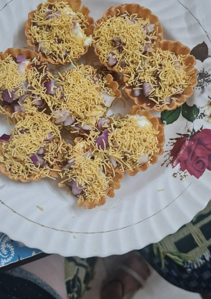 બાસ્કેટ ચાટ (Basket Chaat Recipe In Gujarati) રેસીપી મુખ્ય ફોટો