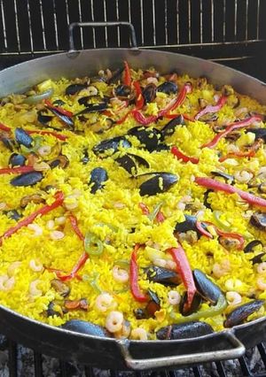 Una foto de Paella