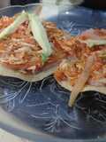 Tostadas de tinga de pollo con zanahoria