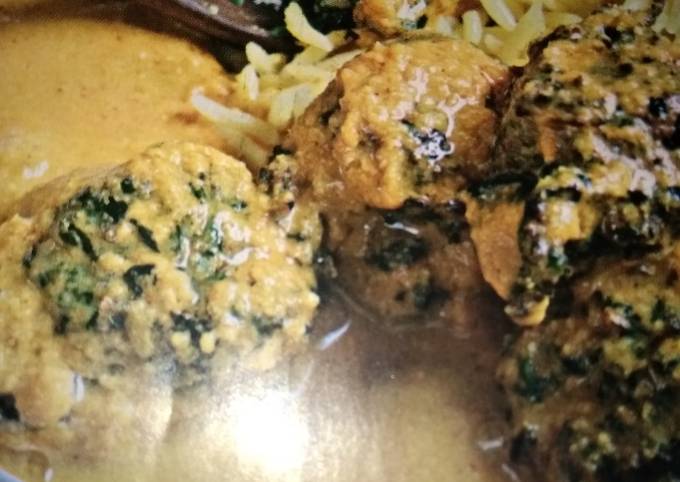 Spinach Kofta With Creamy tomato curry