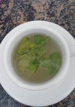 Una foto de Infusión de apio y miel