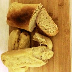 A picture of Soft white bread.