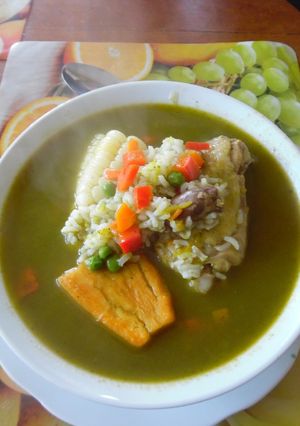 Una foto de Aguadito de pollo | Estilo Jame Salaz