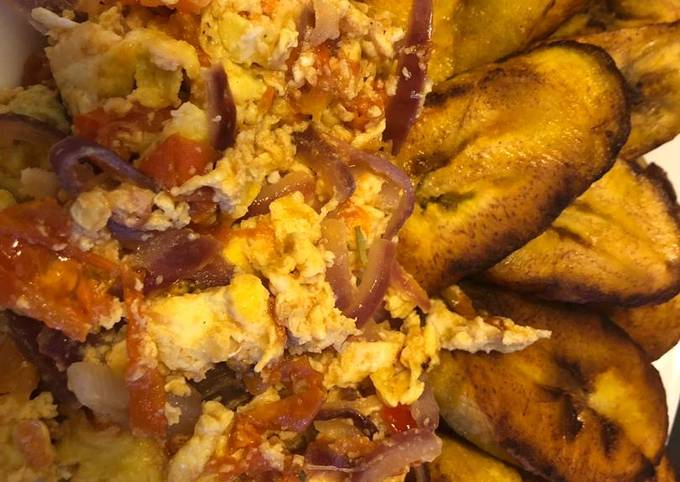 Fried Plantain and Scrambled Eggs Recipe by Olly Njemz - Cookpad