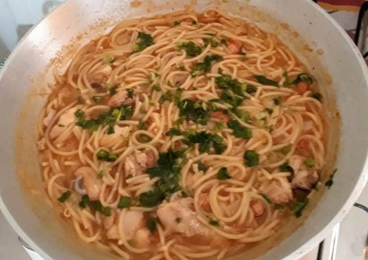 》 Macarrão com Galinha no tacho - Gozhowgos