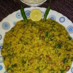 A picture of Palak khichdi.