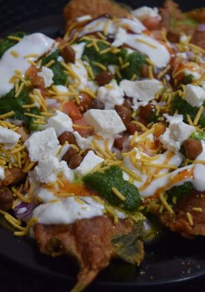 A picture of Crispy Palak Patti Chaat.