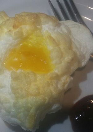Una foto de Huevos fritos nubecitas para niños