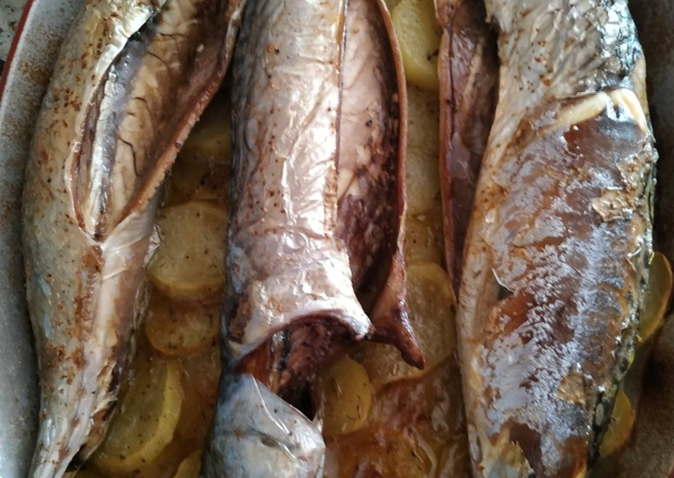 Caballa al horno con patatas