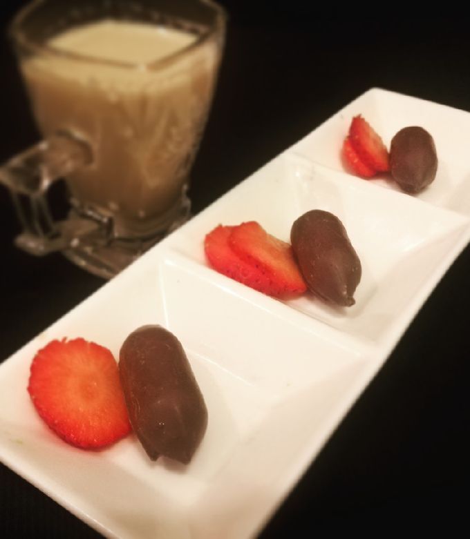 A picture of Khajoor chocolate.