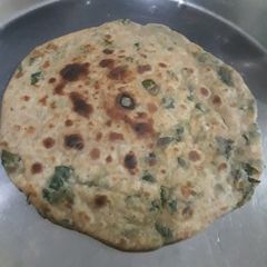 A picture of Methi paratha.