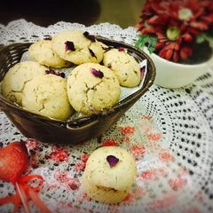 A picture of Gulabi naankhatai.