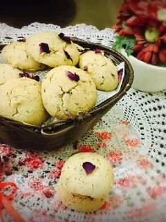 A picture of Gulabi naankhatai.
