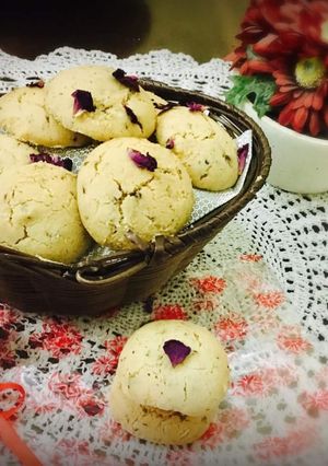 A picture of Gulabi naankhatai.