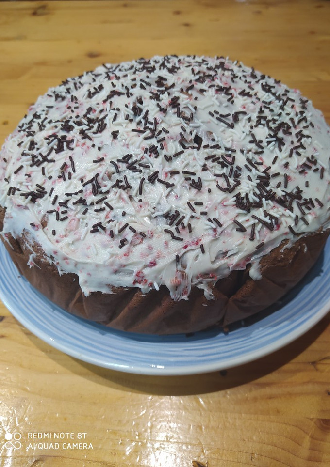 Una foto de Bizcocho esponjoso de chocolate 🥮🍫🥧