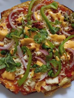 এগ ব্রেড পিজ্জা (Egg bread pizza recipe in Bengali) রেসিপির প্রধান ছবি