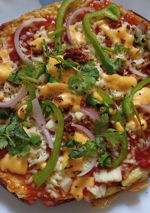 এগ ব্রেড পিজ্জা (Egg bread pizza recipe in Bengali) রেসিপির প্রধান ছবি