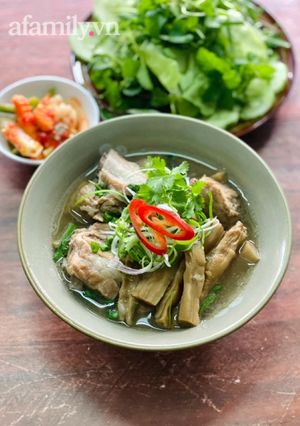 Hình của món Măng Hầm Sườn Heo.