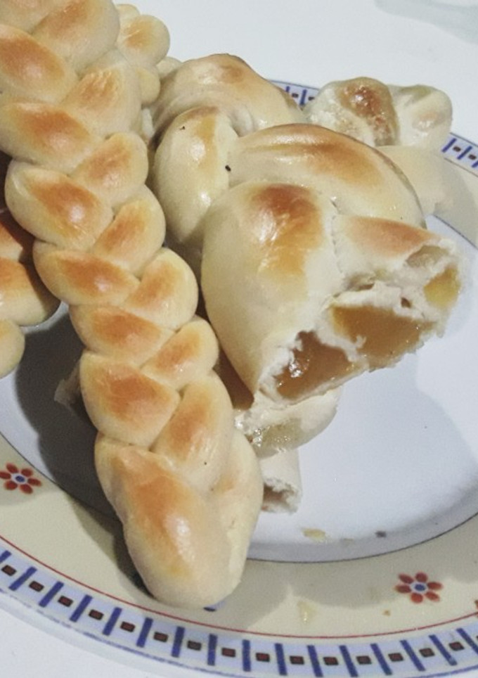 Una foto de Panes trenzados rellenos de dulce de batata👏👏
