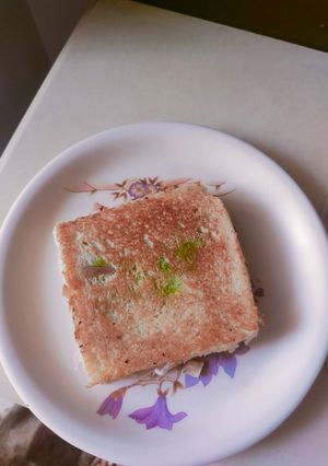 वेज सैंडविच (Veg sandwich recipe in Hindi) रेसिपी मुख्य फोटो