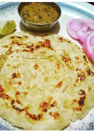 A picture of Laccha paratha.