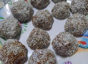 Una foto de Trufas con dulce de leche