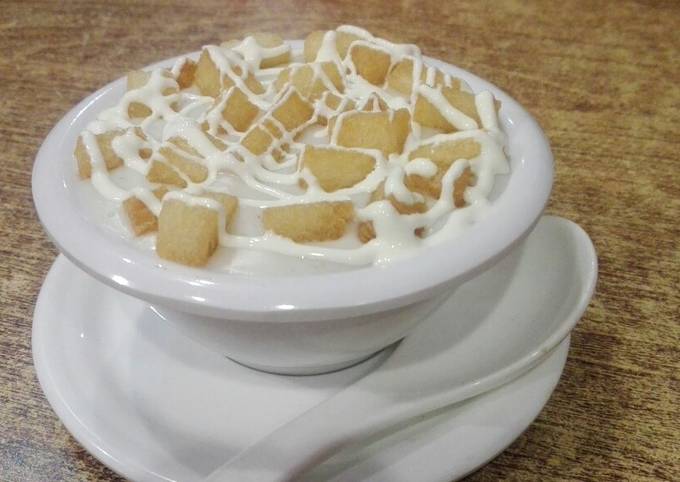 Cream of chicken soup with fish cracker Recipe