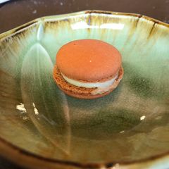 A picture of Pumpkin spice macarons.