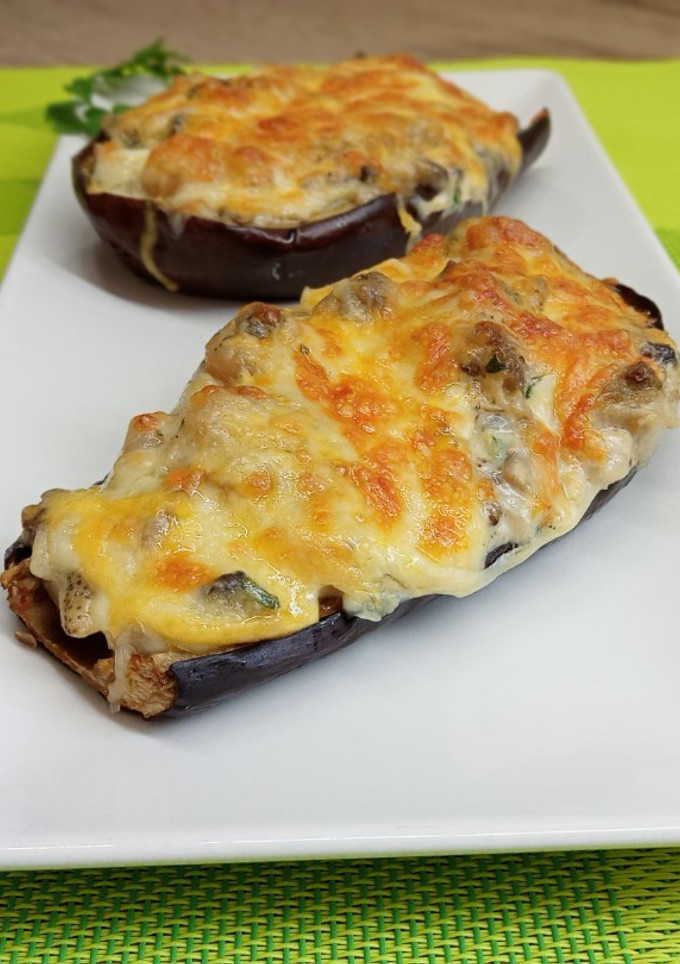 Una foto de Berenjenas rellenas de gambas