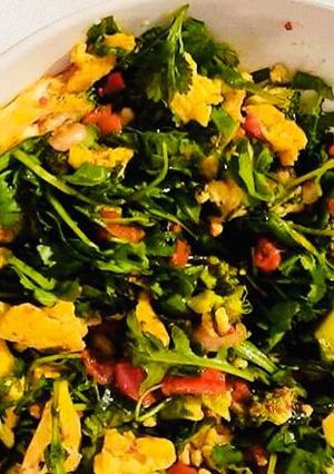 Foto de Salada com Omelete de Cebola