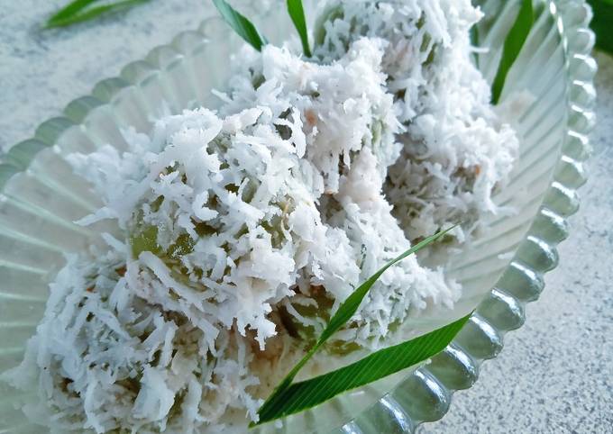 Resep Klepon Ala Devina Hermawan Oleh Rany Trisuci Cookpad