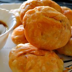 A picture of Moong ki Khasta Kachori.