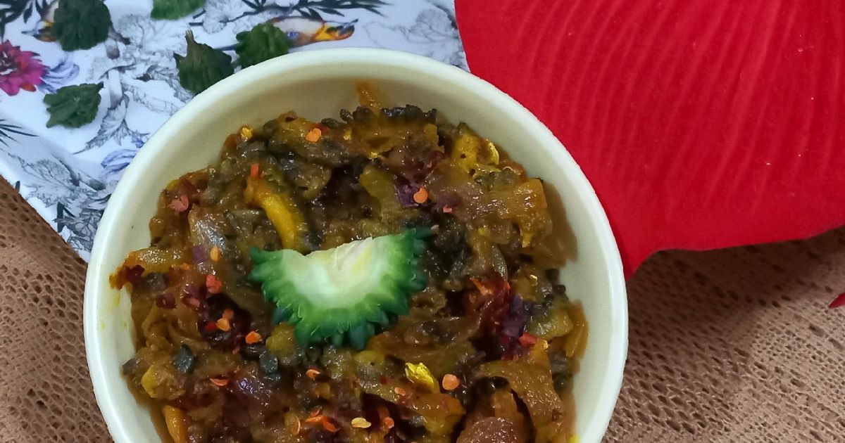 Karela Masala Sabzi (Recipe In Hindi)