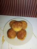 Roti goreng tanpa telor,tanpa ulen,tanpa mixer,pakai margarin dengan isian oseng oncom,meises&keju