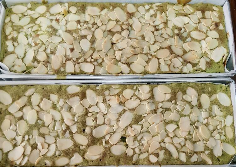 Brownies Matcha (Allure Green Tea Latte)